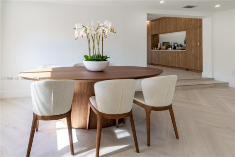 Casa en alquiler en Miami, Florida, 4 dormitorios, 226.31 m2 № 2081273 - foto 16