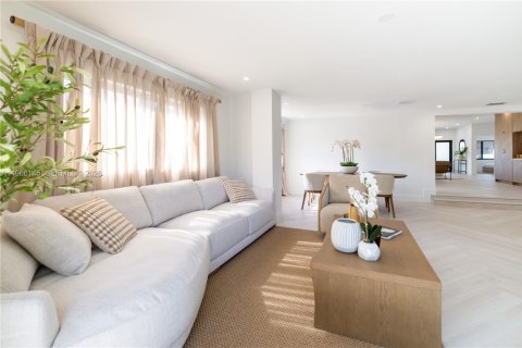 Casa en alquiler en Miami, Florida, 4 dormitorios, 226.31 m2 № 2081273 - foto 20