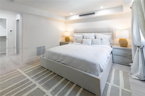 Casa en alquiler en Miami, Florida, 4 dormitorios, 226.31 m2 № 2081273 - foto 29
