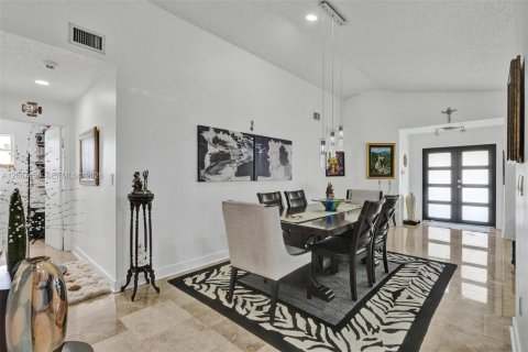 Villa ou maison à vendre à Miami, Floride: 3 chambres, 161 m2 № 2290264 - photo 8