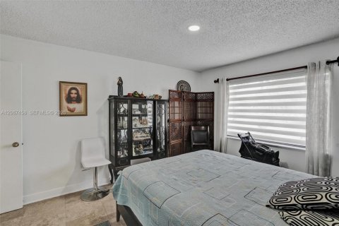 Villa ou maison à vendre à Miami, Floride: 3 chambres, 161 m2 № 2290264 - photo 26