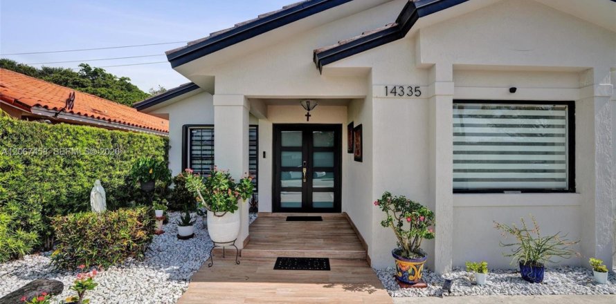 Villa ou maison à Miami, Floride 3 chambres, 161 m2 № 2290264