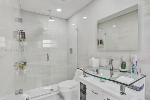 Villa ou maison à vendre à Miami, Floride: 3 chambres, 161 m2 № 2290264 - photo 28