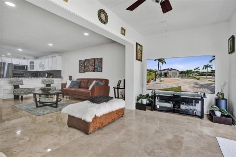 Villa ou maison à vendre à Miami, Floride: 3 chambres, 161 m2 № 2290264 - photo 16