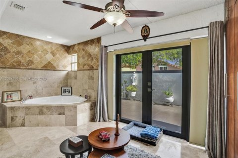 Villa ou maison à vendre à Miami, Floride: 3 chambres, 161 m2 № 2290264 - photo 29