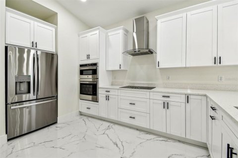 Casa en venta en Tampa, Florida, 3 dormitorios, 155.24 m2 № 2122497 - foto 3