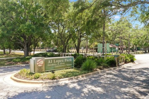 Casa en venta en Tampa, Florida, 3 dormitorios, 155.24 m2 № 2122497 - foto 4