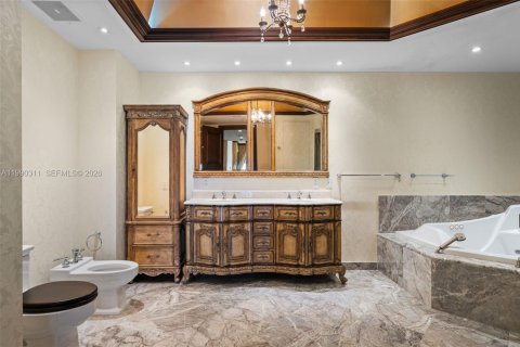 Condominio en venta en Sunny Isles Beach, Florida, 3 dormitorios, 346.99 m2 № 2057639 - foto 9