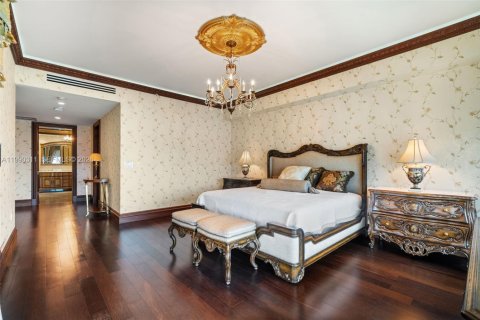 Condominio en venta en Sunny Isles Beach, Florida, 3 dormitorios, 346.99 m2 № 2057639 - foto 7