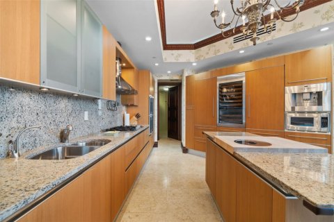 Condominio en venta en Sunny Isles Beach, Florida, 3 dormitorios, 346.99 m2 № 2057639 - foto 21