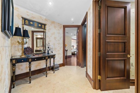 Condominio en venta en Sunny Isles Beach, Florida, 3 dormitorios, 346.99 m2 № 2057639 - foto 4