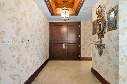 Condominio en venta en Sunny Isles Beach, Florida, 3 dormitorios, 346.99 m2 № 2057639 - foto 3