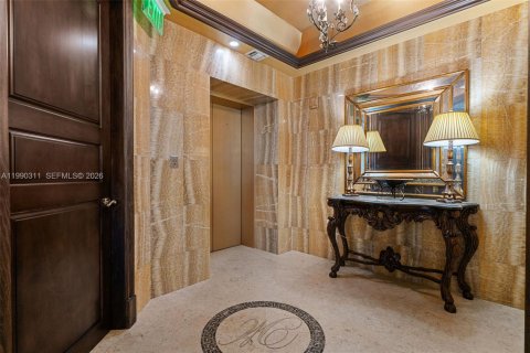 Condominio en venta en Sunny Isles Beach, Florida, 3 dormitorios, 346.99 m2 № 2057639 - foto 2