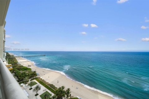 Condominio en venta en Sunny Isles Beach, Florida, 3 dormitorios, 346.99 m2 № 2057639 - foto 29
