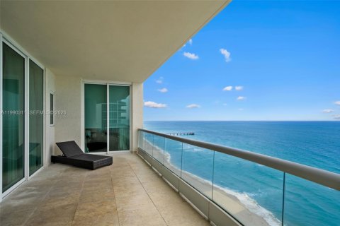 Condominio en venta en Sunny Isles Beach, Florida, 3 dormitorios, 346.99 m2 № 2057639 - foto 26