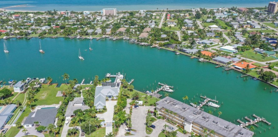 Condominio en Hutchinson Island South, Florida, 1 dormitorio № 670643
