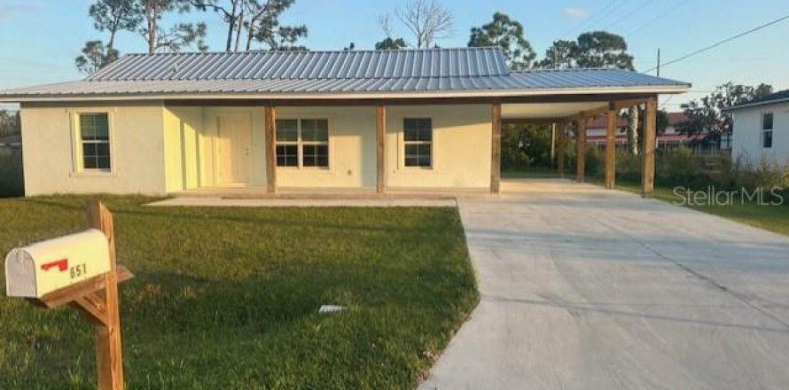 Villa ou maison à Port Charlotte, Floride 3 chambres, 111.11 m2 № 2113292
