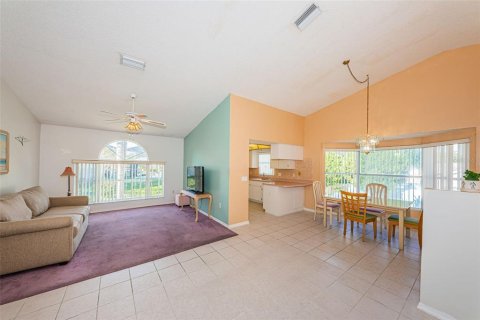 Villa ou maison à vendre à Tarpon Springs, Floride: 3 chambres, 132.2 m2 № 2398538 - photo 9
