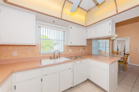 Villa ou maison à vendre à Tarpon Springs, Floride: 3 chambres, 132.2 m2 № 2398538 - photo 17