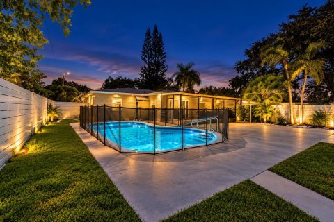 Villa ou maison à louer à Hollywood, Floride: 4 chambres, 139.35 m2 № 2383043 - photo 24
