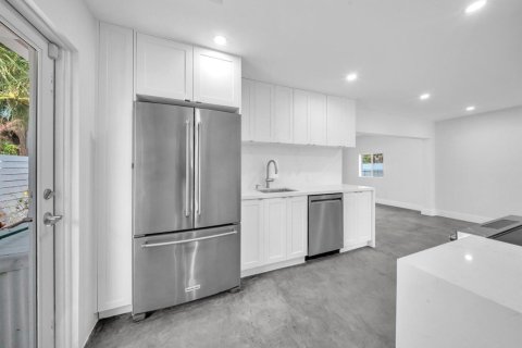 Villa ou maison à louer à Hollywood, Floride: 4 chambres, 139.35 m2 № 2383043 - photo 10