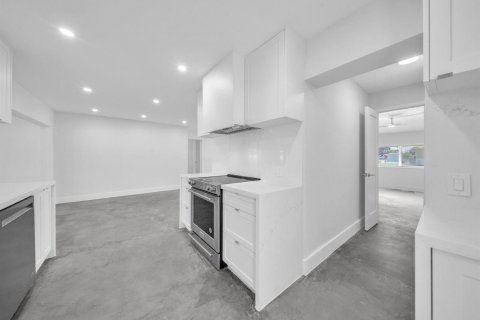 Villa ou maison à louer à Hollywood, Floride: 4 chambres, 139.35 m2 № 2383043 - photo 11