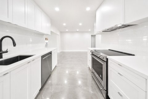 Villa ou maison à louer à Hollywood, Floride: 4 chambres, 139.35 m2 № 2383043 - photo 3