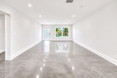 Villa ou maison à louer à Hollywood, Floride: 4 chambres, 139.35 m2 № 2383043 - photo 13