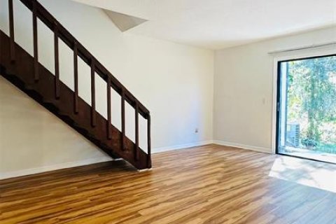 Touwnhouse à louer à Tampa, Floride: 2 chambres, 104.05 m2 № 2416798 - photo 11