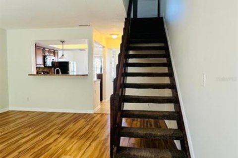 Touwnhouse à louer à Tampa, Floride: 2 chambres, 104.05 m2 № 2416798 - photo 9