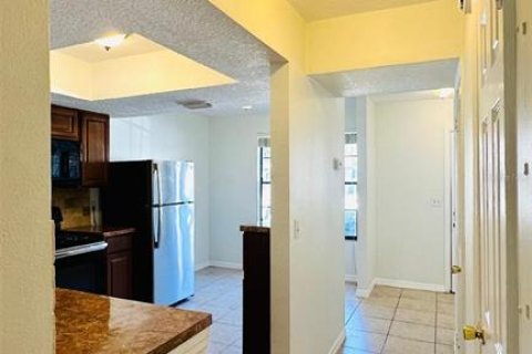 Touwnhouse à louer à Tampa, Floride: 2 chambres, 104.05 m2 № 2416798 - photo 8