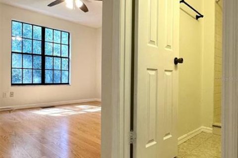 Touwnhouse à louer à Tampa, Floride: 2 chambres, 104.05 m2 № 2416798 - photo 7