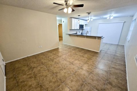 Apartamento en alquiler en Lake Mary, Florida, 2 dormitorios, 102.19 m2 № 1903358 - foto 3