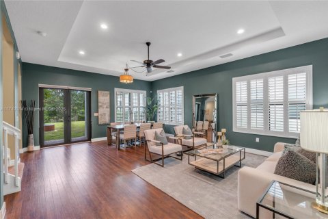 House in Cooper City, Florida 4 bedrooms, 252.69 sq.m. № 1740036 - photo 10