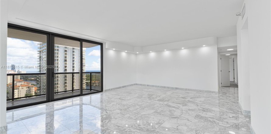 Condo in Aventura, Florida, 2 bedrooms  № 1925788