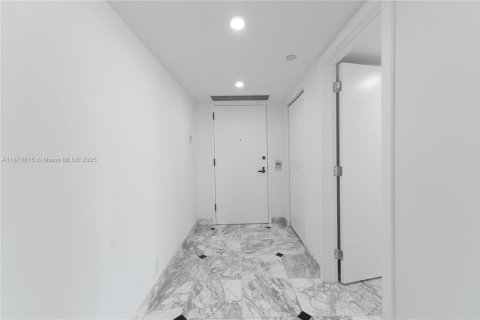 Condo in Aventura, Florida, 2 bedrooms  № 1925788 - photo 2