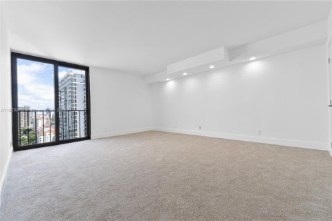 Condo in Aventura, Florida, 2 bedrooms  № 1925788 - photo 19