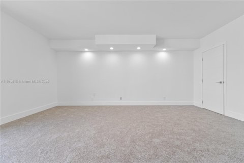 Condo in Aventura, Florida, 2 bedrooms  № 1925788 - photo 18