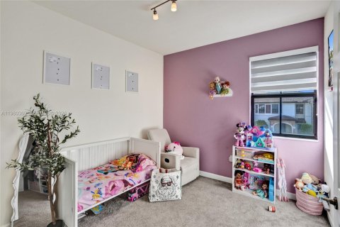 Townhouse in Hialeah, Florida 3 bedrooms, 153.29 sq.m. № 2020360 - photo 23