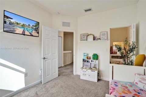 Townhouse in Hialeah, Florida 3 bedrooms, 153.29 sq.m. № 2020360 - photo 26