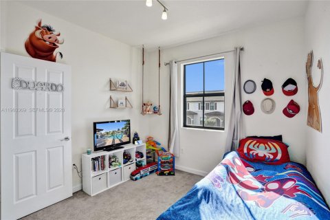 Townhouse in Hialeah, Florida 3 bedrooms, 153.29 sq.m. № 2020360 - photo 21