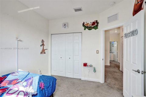 Townhouse in Hialeah, Florida 3 bedrooms, 153.29 sq.m. № 2020360 - photo 22