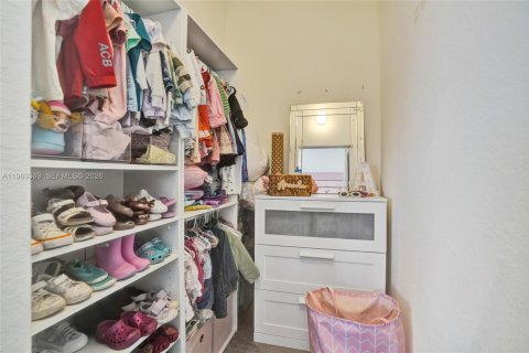 Townhouse in Hialeah, Florida 3 bedrooms, 153.29 sq.m. № 2020360 - photo 25