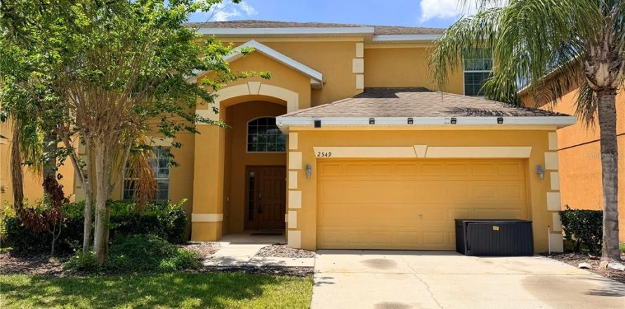 House in Kissimmee, Florida 6 bedrooms, 267 sq.m. № 2122233