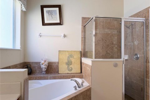 House in Kissimmee, Florida 6 bedrooms, 267 sq.m. № 2122233 - photo 12