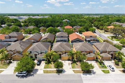 House in Kissimmee, Florida 6 bedrooms, 267 sq.m. № 2122233 - photo 3