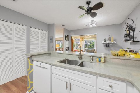 Copropriété à vendre à Sarasota, Floride: 2 chambres, 127.65 m2 № 1537980 - photo 12