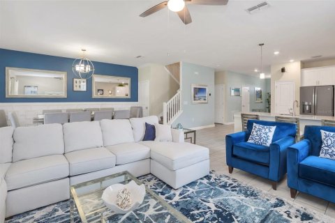 Casa en venta en Davenport, Florida, 8 dormitorios, 363.15 m2 № 2203987 - foto 4