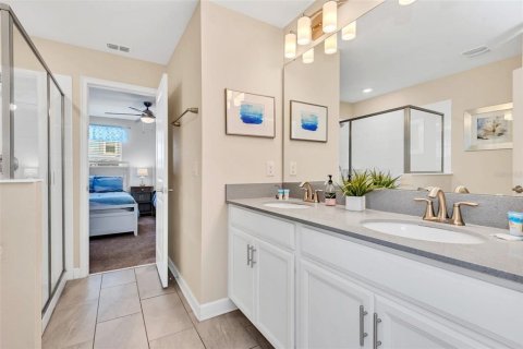 Casa en venta en Davenport, Florida, 8 dormitorios, 363.15 m2 № 2203987 - foto 16