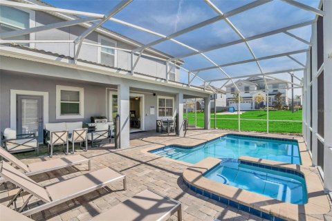 Casa en venta en Davenport, Florida, 8 dormitorios, 363.15 m2 № 2203987 - foto 2